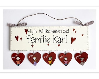 Türschild Familie aus Holz mit Herzanhänger | Holzschild mit Name personalisiert | Geschenk Hochzeit / Umzug / Einzug / Geburt / Hausbau