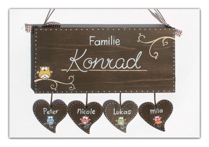 Türschild Familie aus Holz mit Namen personalisiert. Holzschild mit Herzanhänger, Familienschild handbemalt, Haustürschild mit Eulen. Namensschild, Holztürschild für das Zuhause. Geschenk zu Hochzeit, Geburt, Umzug, Einzug, Weihnachten.