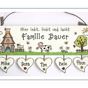 Türschild Familie aus Holz mit Name personalisiert. Holzschild mit Aufhängekordel für die Haustür. Ausgefallenes Geschenk zum Einzug, Umzug, Geburtstag, Valentinstag, Muttertag, Vatertag. Familienschild, Haustürschild für das Zuhause.