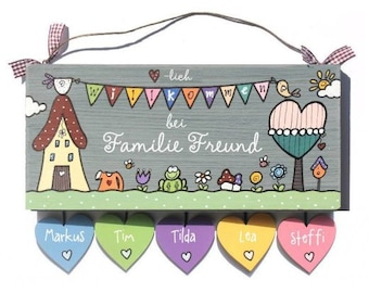 Türschild Holz mit Namen der Familie personalisiert | Namensschild mit Herzanhänger | Holzschild Familie | Familientürschild Holz handbemalt