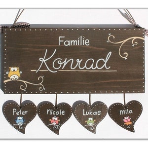 Türschild Familie aus Holz mit Namen personalisiert. Holzschild mit Herzanhänger, Familienschild handbemalt, Haustürschild mit Eulen. Namensschild, Holztürschild für das Zuhause. Geschenk zu Hochzeit, Geburt, Umzug, Einzug, Weihnachten.