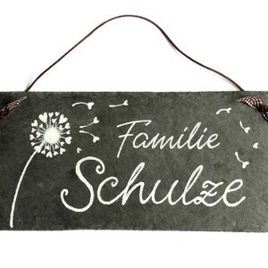 Türschild Familie aus Schiefer mit Namen personalisiert. Wetterfestes Schieferschild mit Pusteblume. Namensschild, Haustürschild, Familienschild, Willkommensschild, Eingangsschild handbemalt. Individuelles Einzugsgeschenk oder Hochzeitsgeschenk.