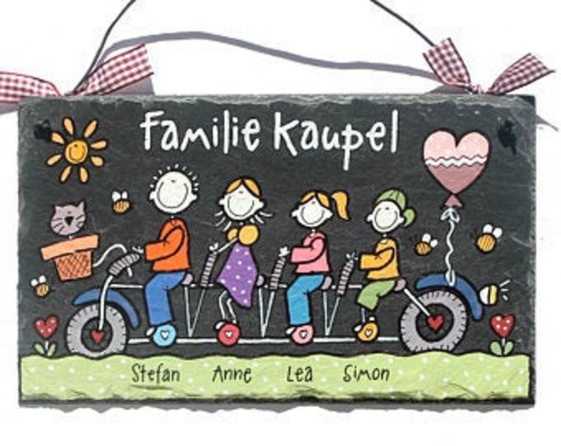 Türschild aus Schiefer mit Familie auf Fahrrad personalisiert mit Namen. Wetterfestes Schieferschild mit Figuren und Rad. Namensschild, Haustürschild, Familienschild handbemalt. Geschenk Hochzeit, Geburt, Einzug, Geburtstag, Weihnachtsgeschenk.