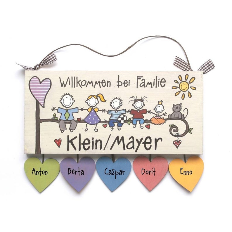 Türschild Familie aus Holz mit Name personalisiert. Holzschild mit Aufhängekordel für die Haustür. Ausgefallenes Hochzeitsgeschenk, Geschenk zum Einzug, Geburtstag, Valentinstag, Muttertag. Familienschild, Haustürschild für das Zuhause.