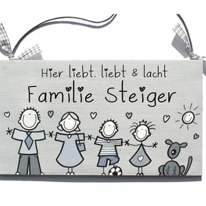 Türschild Familie aus Holz mit Name personalisiert. Holzschild mit Aufhängekordel für die Haustür. Ausgefallenes Hochzeitsgeschenk, Geschenk zum Einzug, Geburtstag, Valentinstag, Muttertag. Familienschild, Haustürschild für das Zuhause.