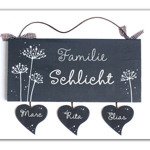 Türschild Familie aus Holz mit Namen personalisiert. Holzschild mit Herzanhänger, Familienschild handbemalt, Haustürschild mit Pusteblumen. Holztürschild, Willkommensschild für Zuhause. Geschenk zu Hochzeit, Geburt, Umzug, Einzug, Weihnachten.