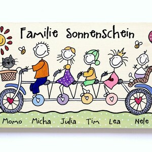 Türschild Familie aus Holz mit Namen personalisiert. Holzschild mit Fahrrad, Familienschild handbemalt, Haustürschild mit Figuren. Holztürschild, Willkommensschild für Zuhause. Geschenk zu Hochzeit, Geburt, Umzug, Einzug, Weihnachten.