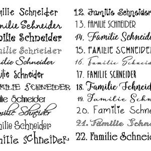 Schriftauswahltabelle für Türschild aus Holz für Familien mit Namen und Herzanhänger personalisiert.