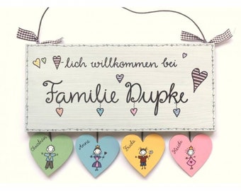 personalisiertes Geschenk Türschild Holz, Familienschild Haustürschild Namensschild Familie mit Herzanhänger, Willkommensschild, Holzschild