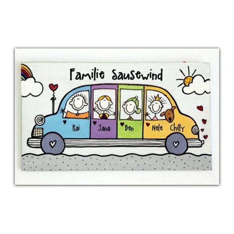 Türschild Familie aus Holz mit Namen personalisiert. Holzschild mit Figuren in Auto, Familienschild handbemalt, Haustürschild mit Aufhängekordel. Holztürschild, Namensschild für Zuhause. Geschenk zu Hochzeit, Geburt, Umzug, Einzug, Weihnachten.