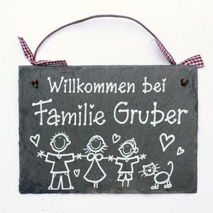 Türschild Familie aus Schiefer personalisiert mit Name. Wetterfestes Schieferschild mit Figuren. Namensschild, Haustürschild, Familienschild, Willkommensschild handbemalt. Geschenk Hochzeit, Geburt, Umzug, Einzug, Geburtstag, Weihnachtsgeschenk.