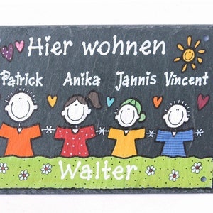 Türschild Familie aus Schiefer personalisiert mit Namen. Wetterfestes Schieferschild, Namensschild mit Figuren. Haustürschild, Familienschild, Willkommensschild handbemalt. Geschenk Hochzeit, Geburt, Umzug, Einzug, Geburtstag, Weihnachtsgeschenk.