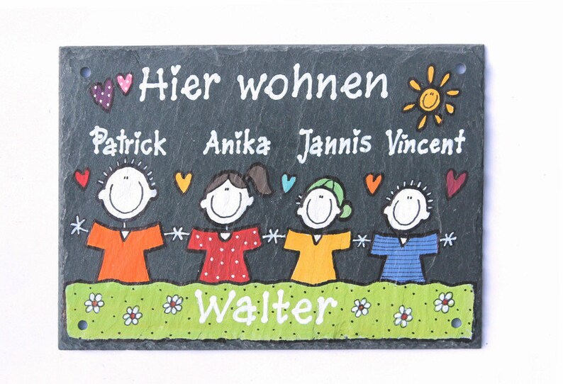 Türschild Familie aus Schiefer personalisiert mit Namen. Wetterfestes Schieferschild, Namensschild mit Figuren. Haustürschild, Familienschild, Willkommensschild handbemalt. Geschenk Hochzeit, Geburt, Umzug, Einzug, Geburtstag, Weihnachtsgeschenk.