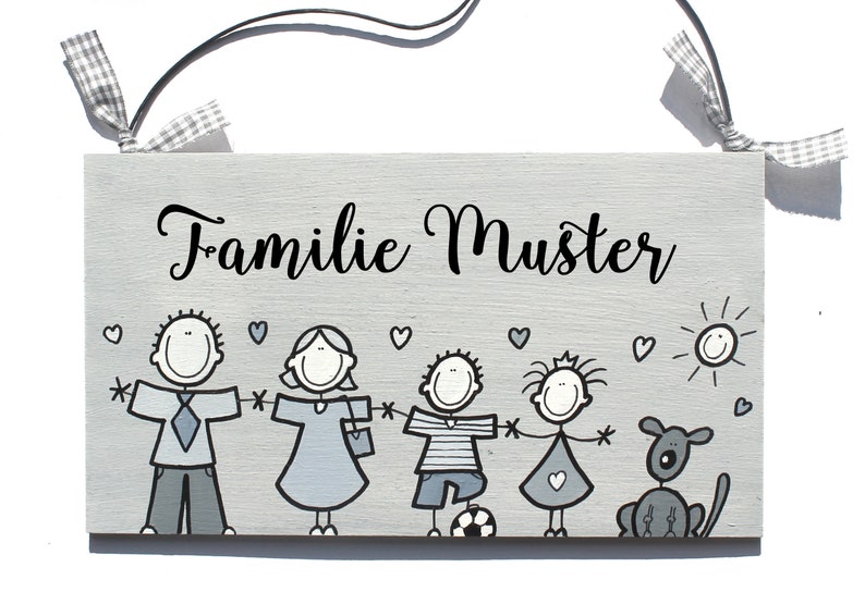 Türschild Familie aus Holz mit Name personalisiert. Holzschild mit Aufhängekordel für die Haustür. Ausgefallenes Hochzeitsgeschenk, Geschenk zum Einzug, Geburtstag, Valentinstag, Muttertag. Familienschild, Haustürschild für das Zuhause.