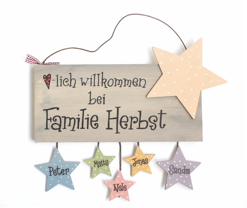 Türschild Familie aus Holz mit Namen personalisiert. Holzschild mit Sternanhänger, Familientürschild handbemalt, Haustürschild mit Aufhängekordel. Holztürschild, Willkommensschild für Zuhause. Geschenk zu Hochzeit, Geburt, Einzug, Weihnachten.