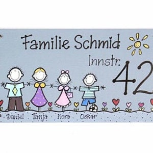 Türschild Familie aus Holz mit Namen personalisiert. Holzschild mit Anschrift, Familienschild handbemalt, Haustürschild mit Figuren. Holztürschild, Willkommensschild für Zuhause. Geschenk zu Hochzeit, Geburt, Umzug, Einzug, Weihnachten.