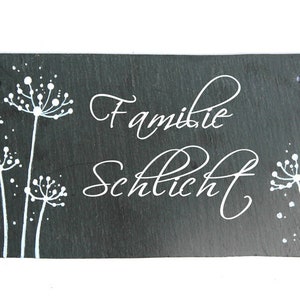 Türschild Familie aus Schiefer personalisiert mit Namen. Wetterfestes Schieferschild Pusteblumen. Namensschild, Haustürschild, Familienschild, Willkommensschild handbemalt. Geschenk Hochzeit, Geburt, Umzug, Einzug, Geburtstag, Weihnachtsgeschenk.