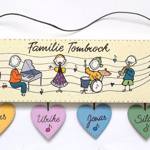 Türschild Familie aus Holz mit Name personalisiert. Holzschild mit Aufhängekordel für die Haustür. Ausgefallenes Hochzeitsgeschenk, Geschenk zum Einzug, Geburtstag, Valentinstag, Muttertag. Familienschild, Haustürschild für das Zuhause.