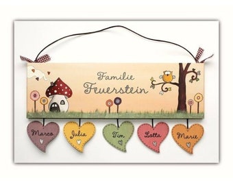 Holztürschild für Familien mit Name personalisiert. Türschild aus  Holz mit Herzanhänger, Familienschild, Holzschild, Haustürschild Eingang.