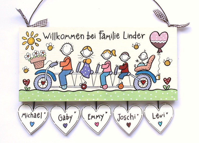 Türschild Familie aus Holz mit Name personalisiert. Holzschild mit Aufhängekordel für die Haustür. Ausgefallenes Geschenk zum Einzug, Umzug, Geburtstag, Valentinstag, Muttertag, Vatertag. Familienschild, Haustürschild für das Zuhause.