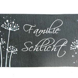 Türschild Familie aus Schiefer personalisiert mit Namen. Wetterfestes Schieferschild Pusteblumen. Namensschild, Haustürschild, Familienschild, Willkommensschild handbemalt. Geschenk Hochzeit, Geburt, Umzug, Einzug, Geburtstag, Weihnachtsgeschenk.