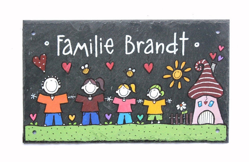 Türschild Familie aus Schiefer personalisiert mit Name. Wetterfestes Schieferschild, Namensschild mit Figuren. Haustürschild, Familienschild, Willkommensschild handbemalt. Geschenk Hochzeit, Geburt, Umzug, Einzug, Geburtstag, Weihnachtsgeschenk.