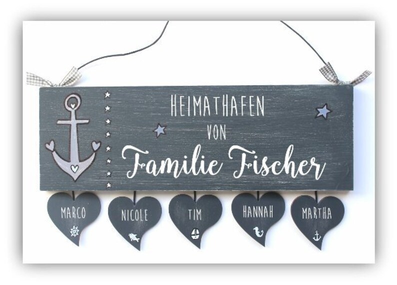 Türschild Familie aus Holz mit Namen personalisiert. Holzschild mit Herzanhänger, Familienschild Heimathafen, Haustürschild mit Anker. Holztürschild maritim, Willkommensschild für Zuhause. Geschenk zu Hochzeit, Geburt, Einzug, Weihnachten.