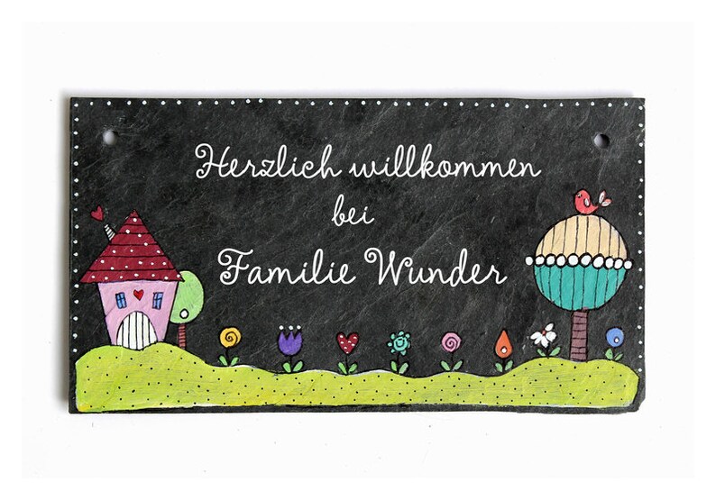 Türschild Familie aus Schiefer mit Name personalisiert. Wetterfestes Schieferschild, Namensschild, Haustürschild, Familienschild, Willkommensschild, Eingangsschild handbemalt. Individuelles Einzugsgeschenk oder Hochzeitsgeschenk.