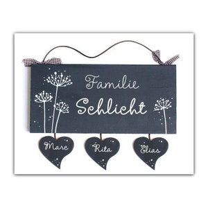 Türschild Familie aus Holz mit Name personalisiert. Holzschild mit Aufhängekordel für die Haustür. Ausgefallenes Hochzeitsgeschenk, Geschenk zum Einzug, Geburtstag, Valentinstag, Muttertag. Familienschild, Haustürschild für das Zuhause.