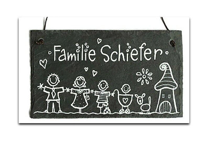 Türschild Familie aus Schiefer mit Namen personalisiert. Wetterfestes Schieferschild mit Figuren. Namensschild, Haustürschild, Familienschild, Willkommensschild, Eingangsschild handbemalt. Individuelles Einzugsgeschenk oder Hochzeitsgeschenk.