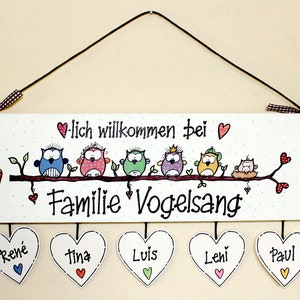 Türschild Familie aus Holz mit Namen personalisiert. Holzschild mit Herzanhänger, Familienschild handbemalt, Haustürschild mit Eulen. Holztürschild, Willkommensschild für Zuhause. Geschenk zu Hochzeit, Geburt, Umzug, Einzug, Weihnachten.