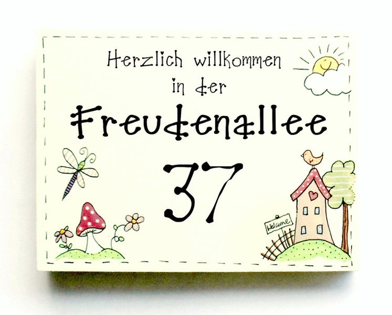 Türschild Familie aus Holz mit Name personalisiert. Holzschild mit Aufhängekordel für die Haustür. Ausgefallenes Geschenk zum Einzug, Umzug, Geburtstag, Valentinstag, Muttertag, Vatertag. Familienschild, Haustürschild für das Zuhause.