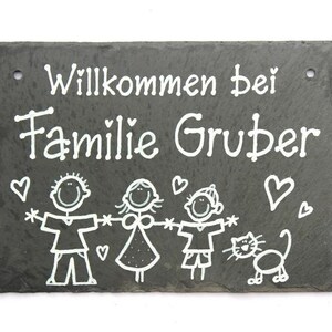 Türschild Familie aus Schiefer personalisiert mit Name. Wetterfestes Schieferschild mit Figuren. Namensschild, Haustürschild, Familienschild, Willkommensschild handbemalt. Geschenk Hochzeit, Geburt, Umzug, Einzug, Geburtstag, Weihnachtsgeschenk.