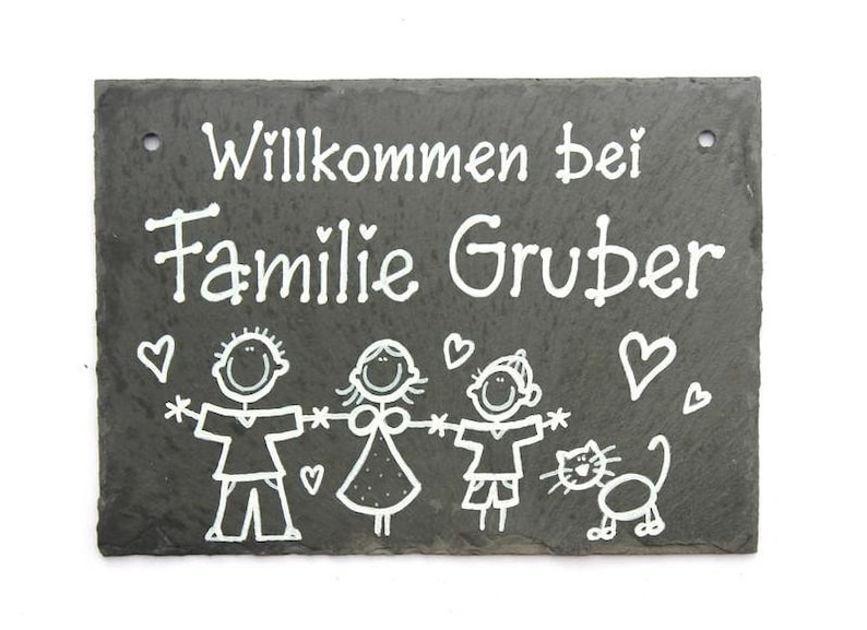 Türschild Familie aus Schiefer personalisiert mit Name. Wetterfestes Schieferschild mit Figuren. Namensschild, Haustürschild, Familienschild, Willkommensschild handbemalt. Geschenk Hochzeit, Geburt, Umzug, Einzug, Geburtstag, Weihnachtsgeschenk.