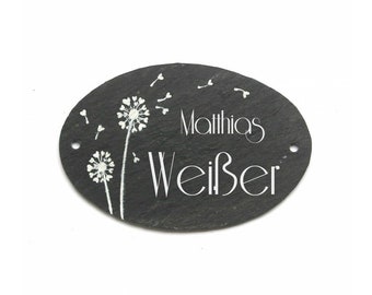 Ovales Türschild aus Schiefer mit Pusteblumen handbemalt und Name personalisiert. Wetterfestes Schieferschild für den Eingangsbereich.