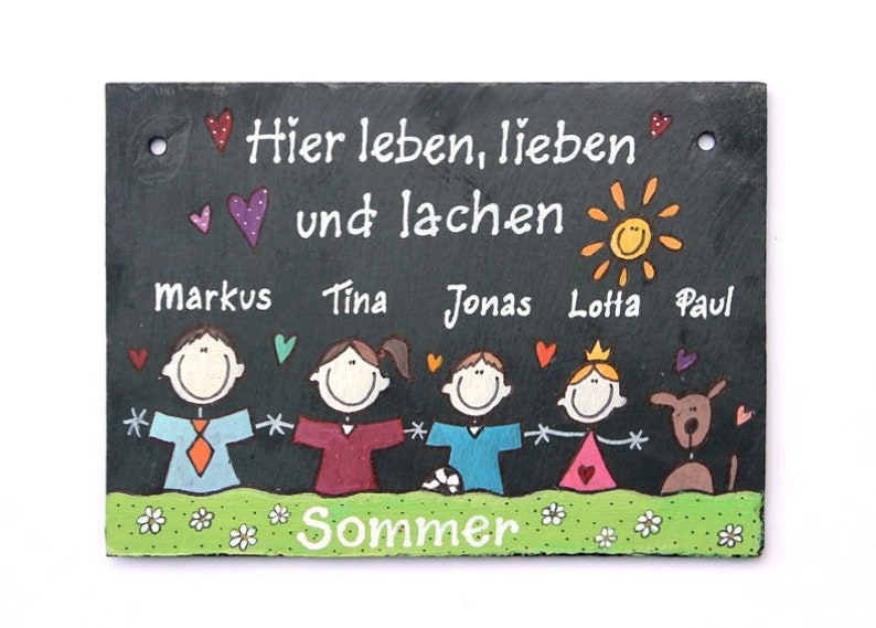 Türschild Familie aus Schiefer personalisiert mit Namen. Wetterfestes Schieferschild, Namensschild mit Figuren. Haustürschild, Familienschild, Willkommensschild handbemalt. Geschenk Hochzeit, Geburt, Umzug, Einzug, Geburtstag, Weihnachtsgeschenk.