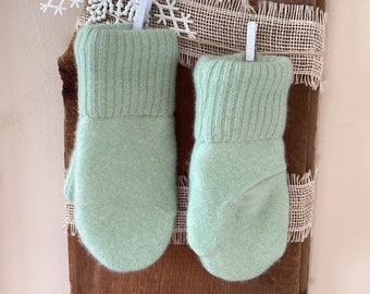 Recycled Sweater mittens  wool size 6-9 years, cashmere wool sweater mittens, cozy winter clothes, sustainable clothing, handmade item