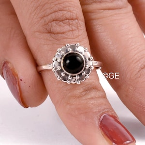 Handmade Round Black Onyx Ring: 925 Sterling Silver