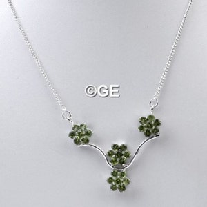 Peridot Silver Necklace – Sterling Silver August Birthstone Jewelry, Dainty Green Gemstone Pendant Gift for Her, Minimalist Peridot Necklace