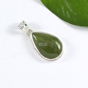 Green Aventurine Pear Pendant: 925 Sterling Silver Necklace