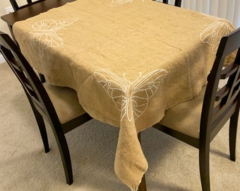 Jute Burlap Square Table Toppers nappe, Corner Printed White Butterfly Runner, Party Runner, Table Runners, Rustic Natural Color Burlap