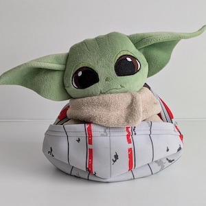 Collectible Star Wars Mandalorian The Child Bounty Collection Hideaway Puppet Plush Toy