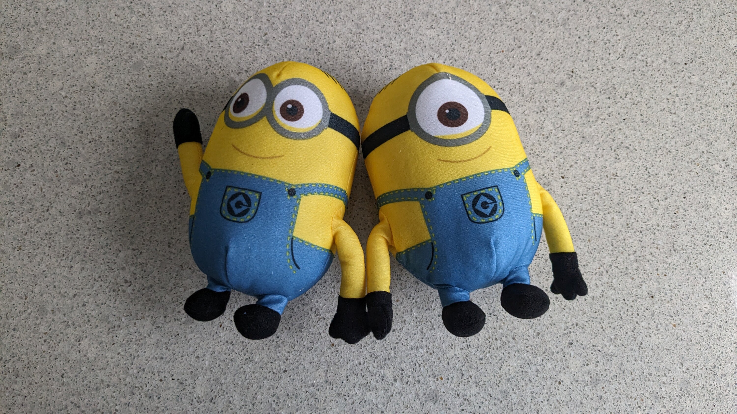 Minion soft toy online hotsell