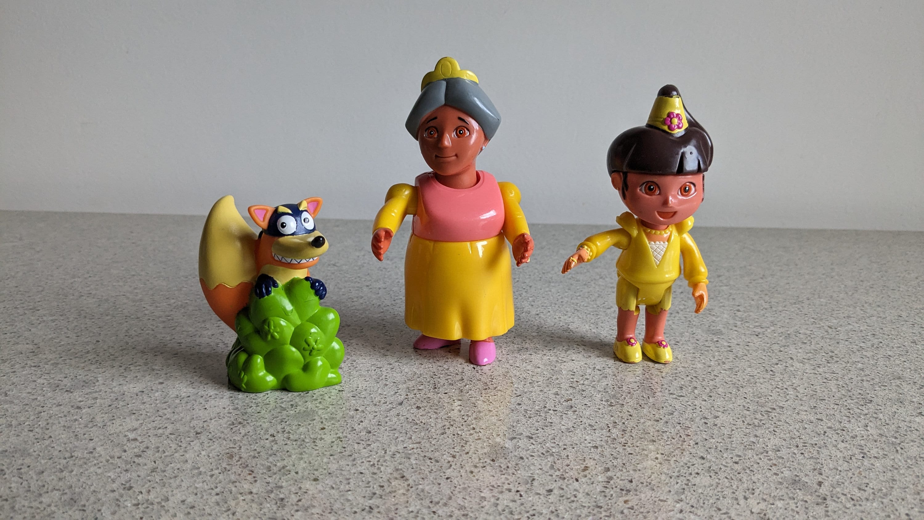 Set of 3 Collectible Dora the Explorer Plastic Cake Toppers/ Dora
