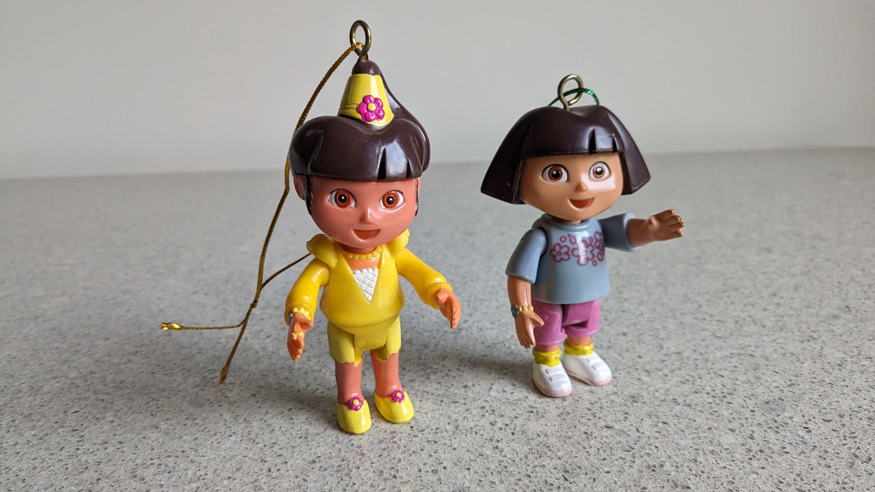 Collectible Set of 2 Dora Plastic Toys/set of 2 Dora Plastic