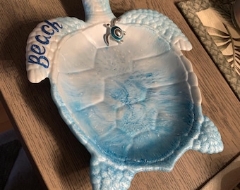 Bol de resina con forma de tortuga marina, 24 x 20 cm, ideal para llaves, frutas, etc. Tema náutico de playa oceánica con un pequeño amuleto de la suerte de tortuga marina.