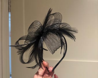 Pretty black fascinator on Aliceband