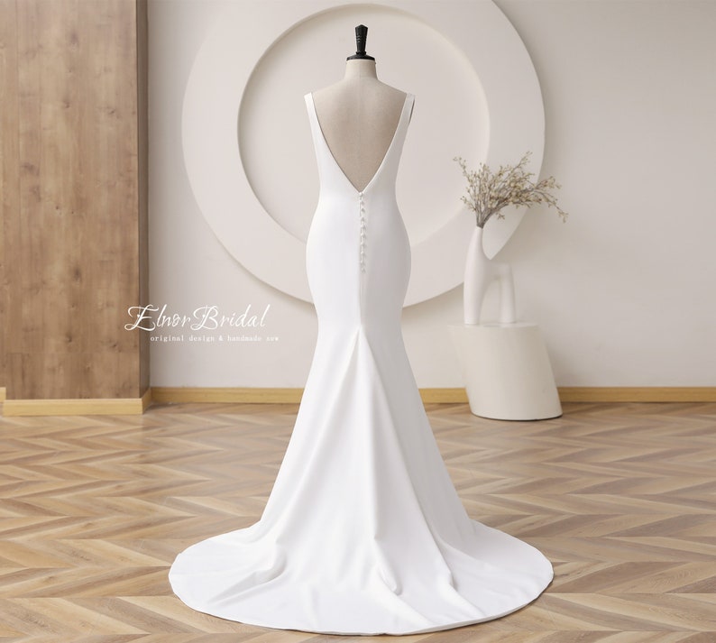 Minimalist Mermaid Wedding Dresses 2023,Sexy Backless Wedding Dress,Handmade Satin Button Back Beach Bridal Wedding Gowns zdjęcie 3