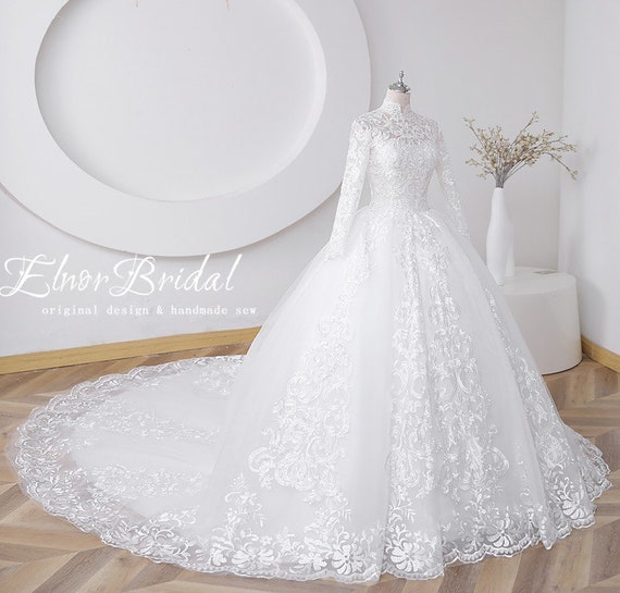  Fanciest Women's Lace Wedding Dresses Long Sleeve Wedding Dress  Ball Bridal Gowns Ivory US0 : Clothing, Shoes & Jewelry