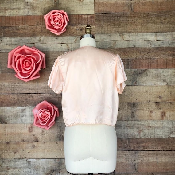 Vintage 1940s peach satin bed jacket with tassel frin… Gem
